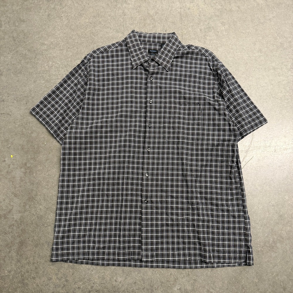 Van Heusen Studio Mens XL Short Sleeve Plaid Button Down Shirt Black Grey 4074